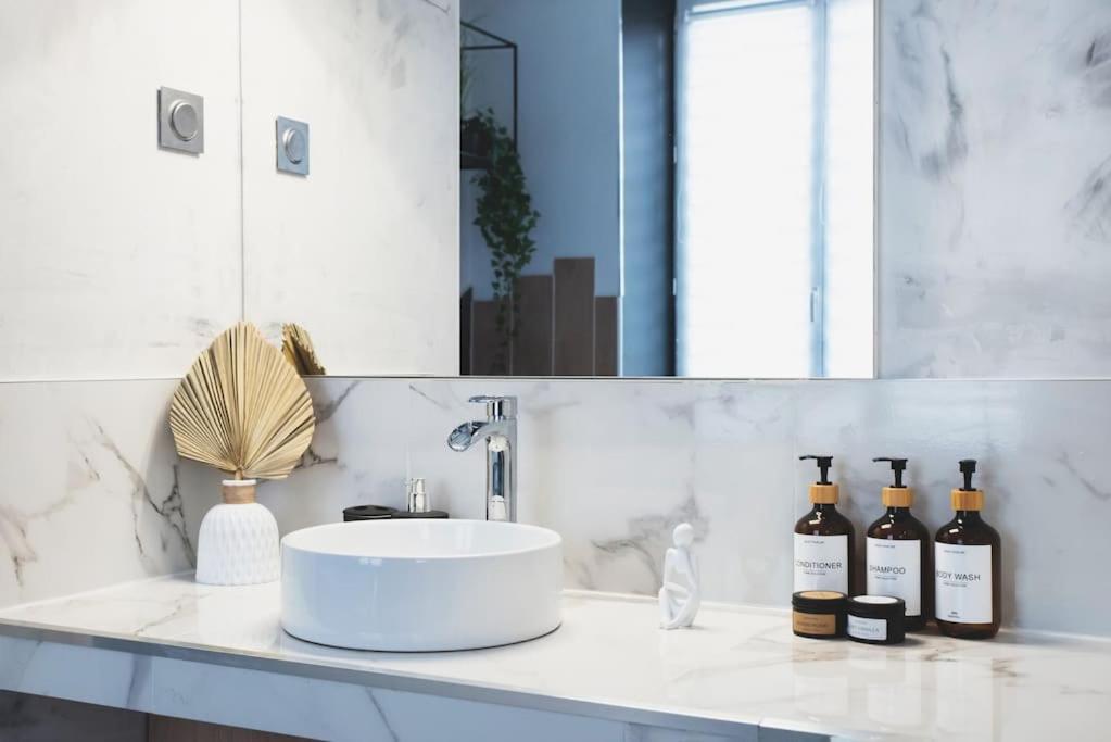 Love Room, La Douce Angevine Angers Exterior foto